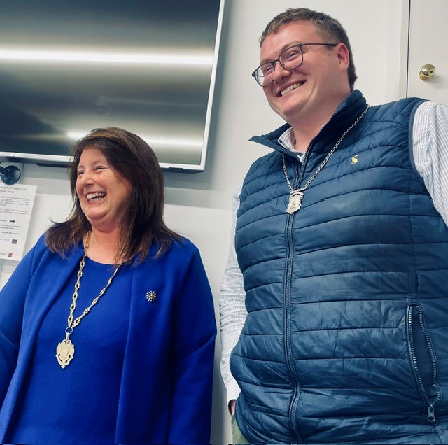A new mayor and Deputy take office at the town council.